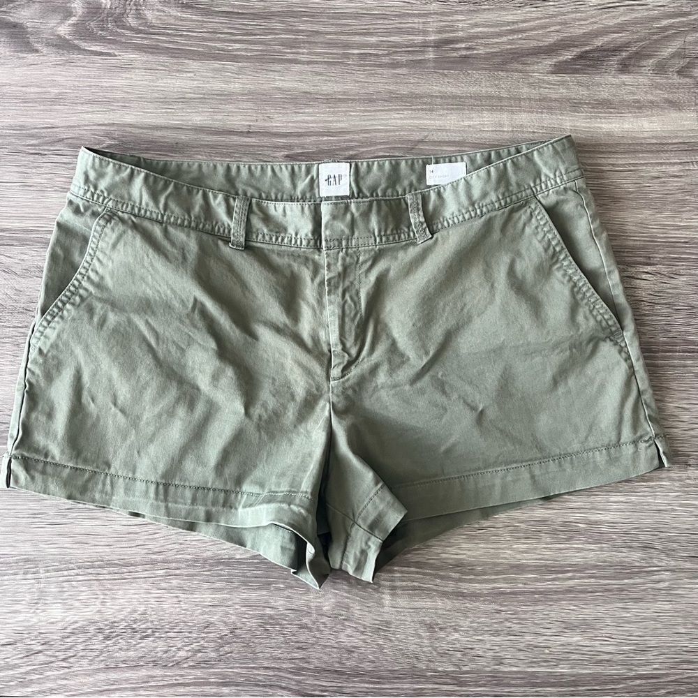 GAP City Shorts Womens 4 Stretch Chino Flat Front Green - 3” inseam